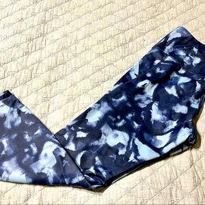 Blue Abstract Apana Leggings